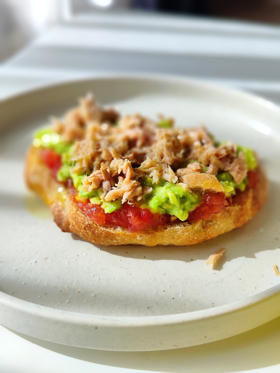 TOSTADA (arba ispaniškas skrebutis) SU TUNU IR POMIDORAIS TOSTADA (arba ispaniškas skrebutis) SU TUNU IR POMIDORAIS │Pusryčiai, Užkandžiai