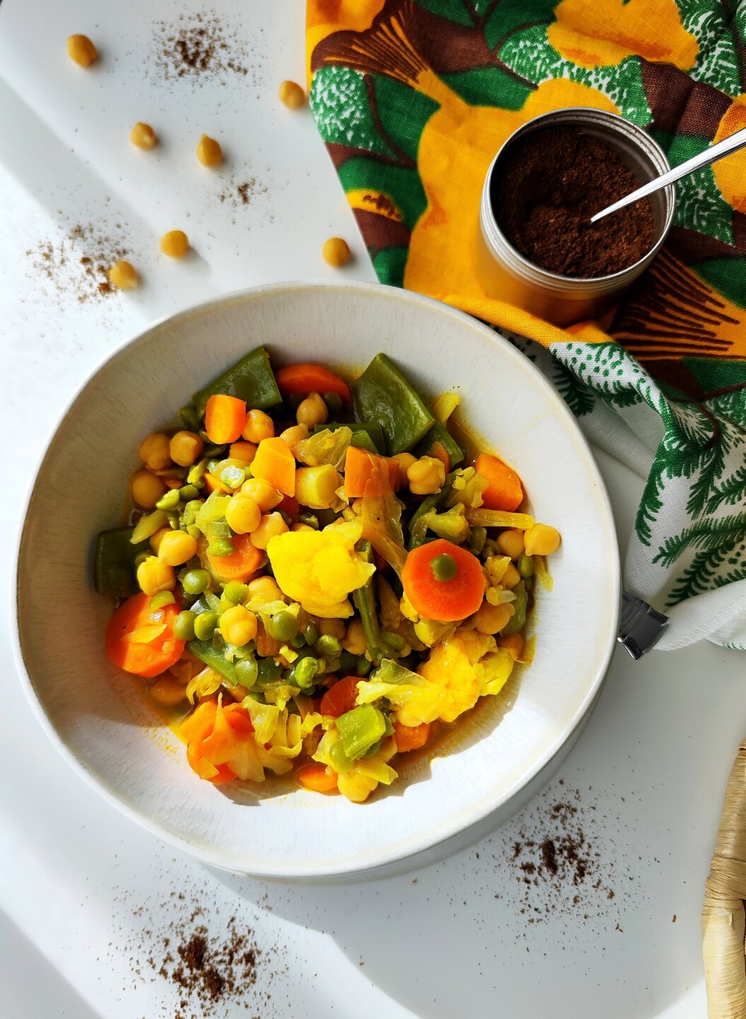 DARŽOVIŲ TROŠKINYS SU AVINŽIRNIAIS DARŽOVIŲ TROŠKINYS SU AVINŽIRNIAIS │Daržovės, Be glitimo, Troškiniai, Vakarienė