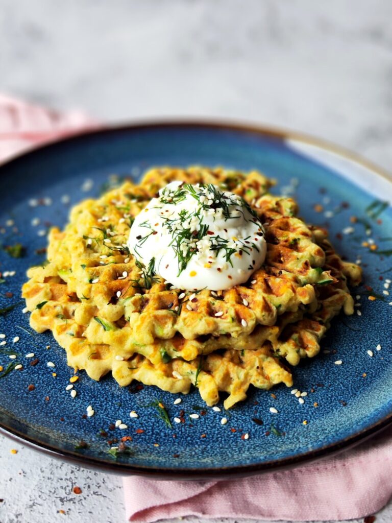 VAFLIAI SU CUKINIJA IR SŪRIU (30g baltymų pusryčiams) │Pusryčiai, Be glitimo, Daržovės