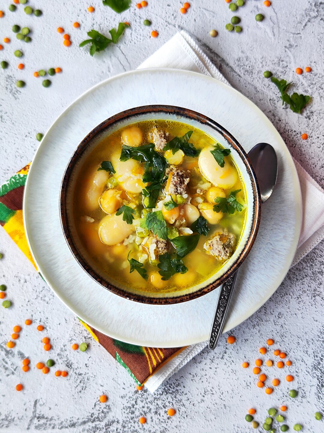 SOTI IR TIRŠTA ANKŠTINIŲ SRIUBA SU KUKULIUKAIS SOTI IR TIRŠTA ANKŠTINIŲ SRIUBA SU KUKULIUKAIS │Sriubos, Be glitimo, Daržovės, Vakarienė