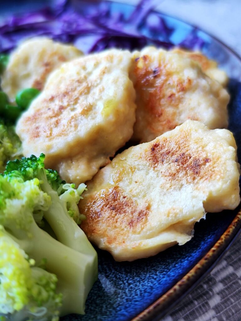 GEROS SAVIJAUTOS LĖKŠTĖ: naminiai vištienos kepsneliai (chicken nuggets) │Daržovės, Pietūs